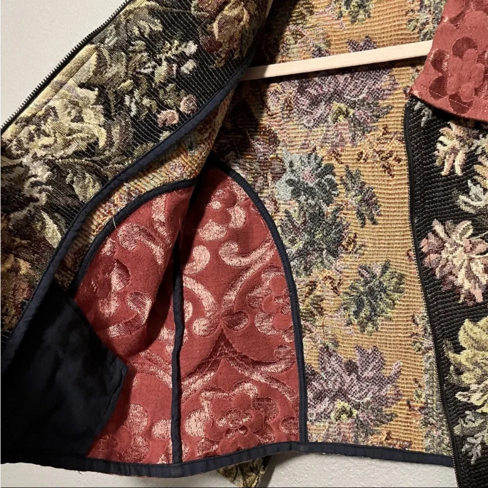 Vintage Flashbacks Cropped Bolero Tapestry Jacket Size Large Cotton & Rayon